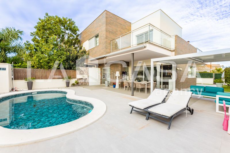 Foto 9b07fa8e-c5db-4b92-862b-f89302e20a22. Casa aparellada amb calefacció aparcament a Olimar-Carambolo-Atalaya de Levante Chiva