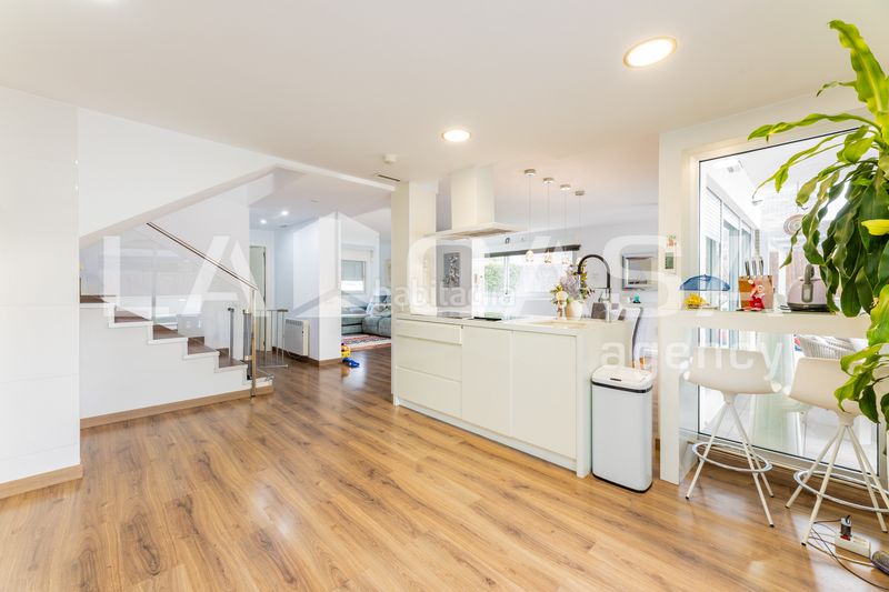 Foto b9843070-198a-4ec8-bf5e-cef086c1c306. Casa aparellada amb calefacció aparcament a Olimar-Carambolo-Atalaya de Levante Chiva