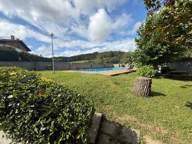 Foto b2a36d55-21b9-4d7f-bfc1-c815629eefab. Xalet amb calefacció aparcament piscina a Larrabetzu