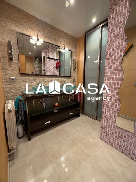 Foto 762b6f0b-a0be-45c3-8eae-60c10394505d. Pis amb calefacció a Montigalà Badalona