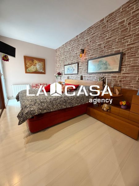 Foto 7dfddf97-eda0-4671-8a86-4241279e673a. Pis amb calefacció a Montigalà Badalona