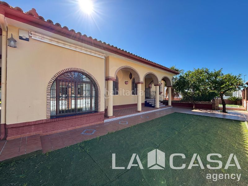 Foto c5e5255a-4ee2-4524-861f-f7371d59fae9. Xalet amb aparcament piscina a Condequinto Montequinto