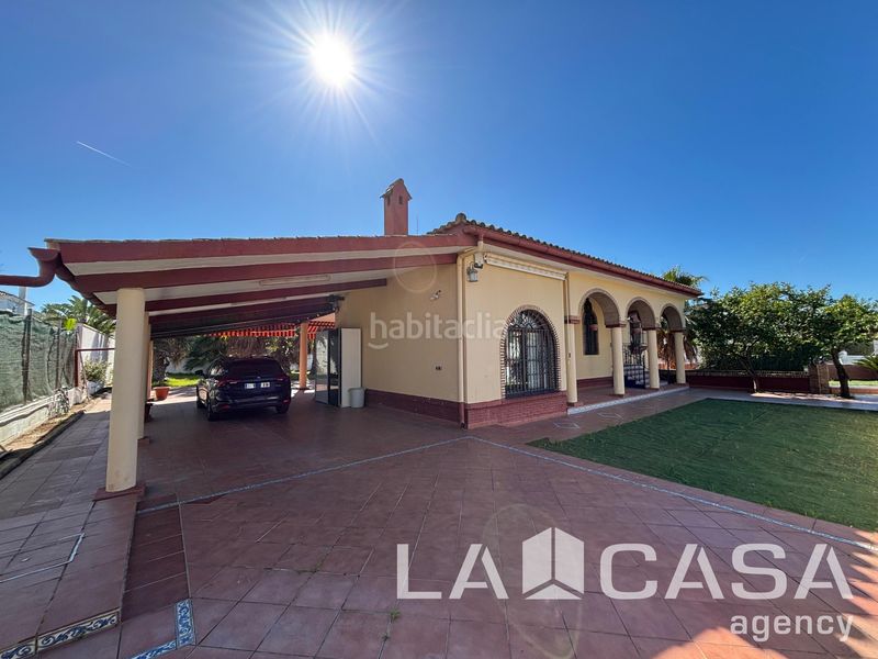 Foto e45d444f-f211-4faa-8d17-a5131c71e3b3. Xalet amb aparcament piscina a Condequinto Montequinto