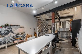 Zweistöckige Wohnung in Acacias