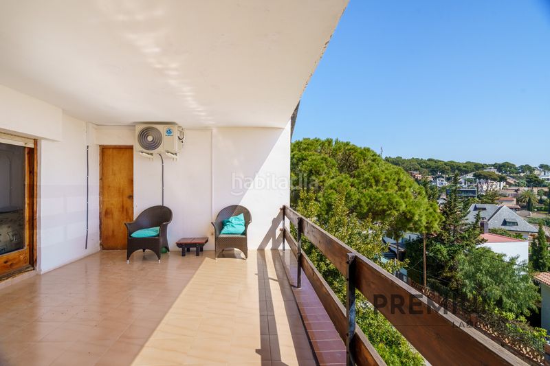 Foto 73e63a3e-e137-4d1a-b9b2-af9e5a4c7830. Casa amb calefacció aparcament piscina a Montmar Castelldefels