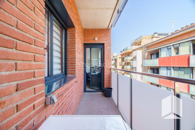 Foto 5d9417c5-a5a6-4a63-a0a4-97749bcb5f2f. Pis amb aparcament piscina a Centre Castelldefels