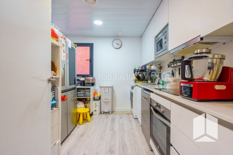 Foto ad693bb0-932e-4fe8-aba0-c60c017b5542. Pis amb aparcament piscina a Centre Castelldefels