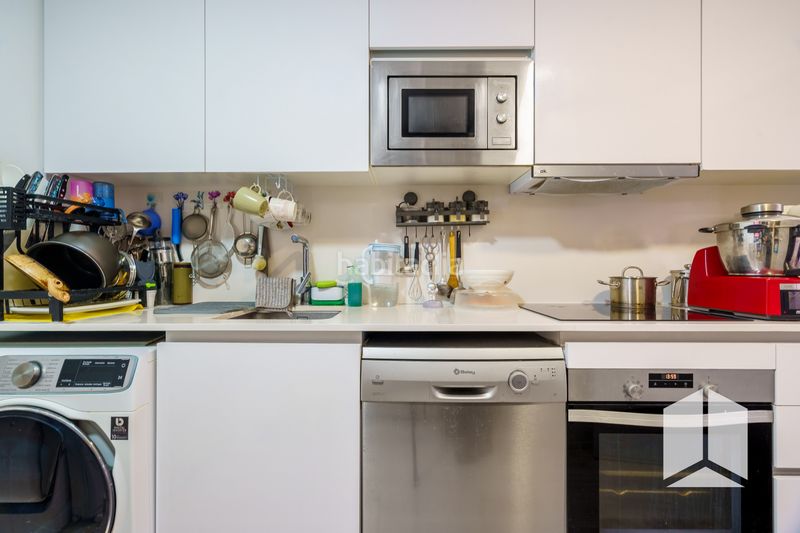 Foto cb314686-daa7-4fc7-a044-d6a8ddaa4476. Pis amb aparcament piscina a Centre Castelldefels