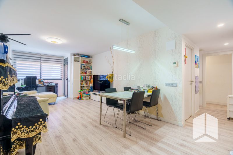 Foto d3295f01-3ca6-435e-a13e-ea85386130be. Pis amb aparcament piscina a Centre Castelldefels