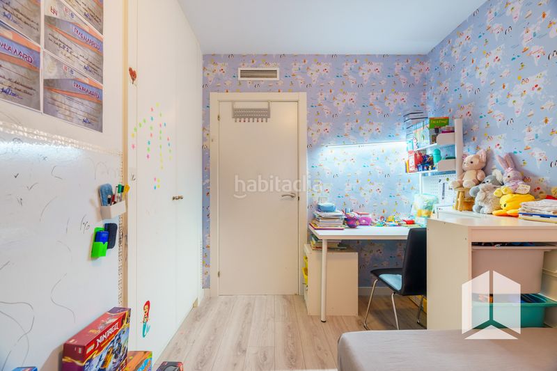 Foto dff32c93-5f51-48cf-9c48-96c395239e6b. Pis amb aparcament piscina a Centre Castelldefels