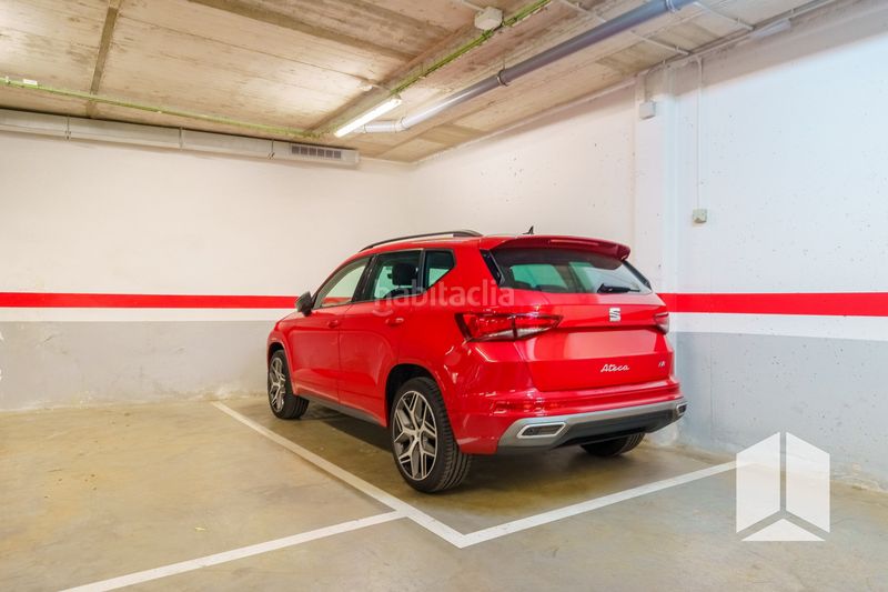 Foto e47998f4-e026-48fa-a81f-96f869c46b07. Pis amb aparcament piscina a Centre Castelldefels