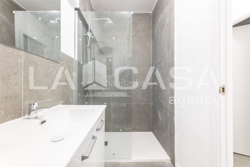Foto a6627d35-cf16-4d76-9571-c5693c3659a8. Pis a Torrefiel Valencia