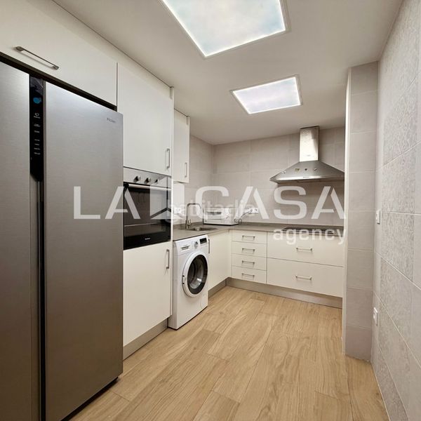 Foto 76dd9c02-ae59-4aed-9b4d-7a01cb9a0331. Piso en Cruz Roja Sevilla