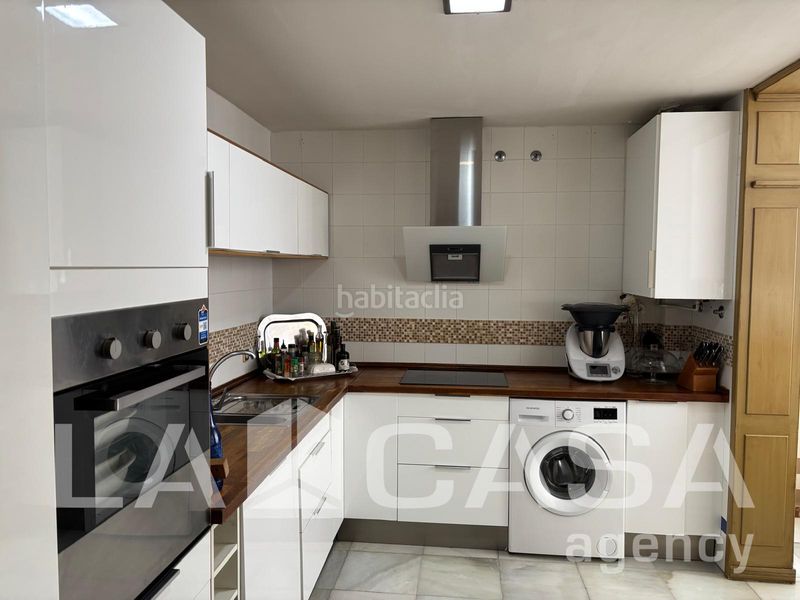 Foto 522e8acb-bd2a-4d6e-ad1d-503685d43005. Casa aparellada amb calefacció piscina a Condequinto Montequinto