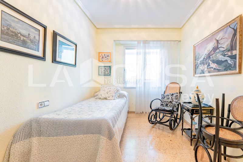 Foto ea474b8e-d598-4257-a891-668ca75ffe3f. Pis a Ciutat Jardí Valencia