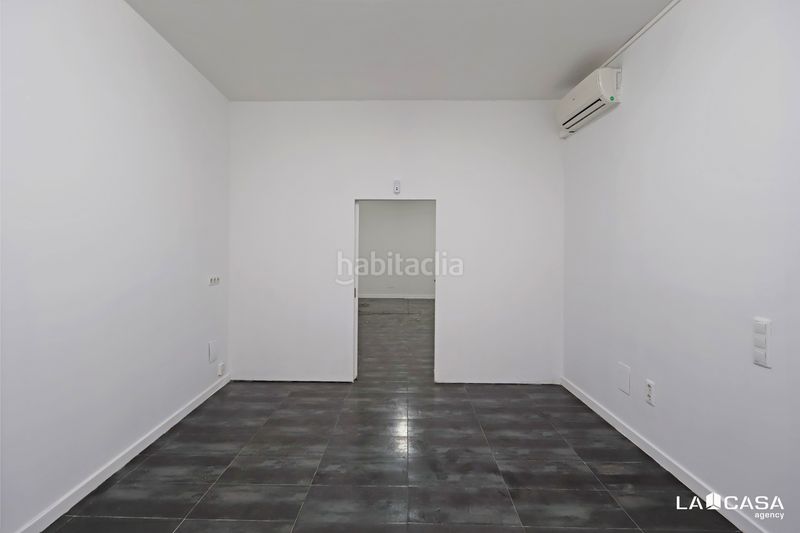 Foto 39b31612-f4cb-42a4-aeb9-2254485bd3d9. Local comercial a St. Pere - Sta. Caterina - El Born Barcelona