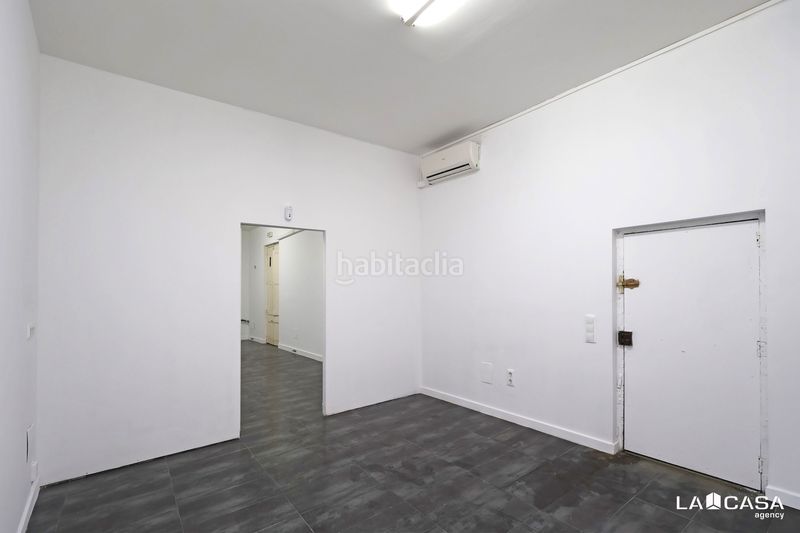 Foto b203e861-d825-4d0b-9ad5-b9f0a3358016. Local comercial a St. Pere - Sta. Caterina - El Born Barcelona