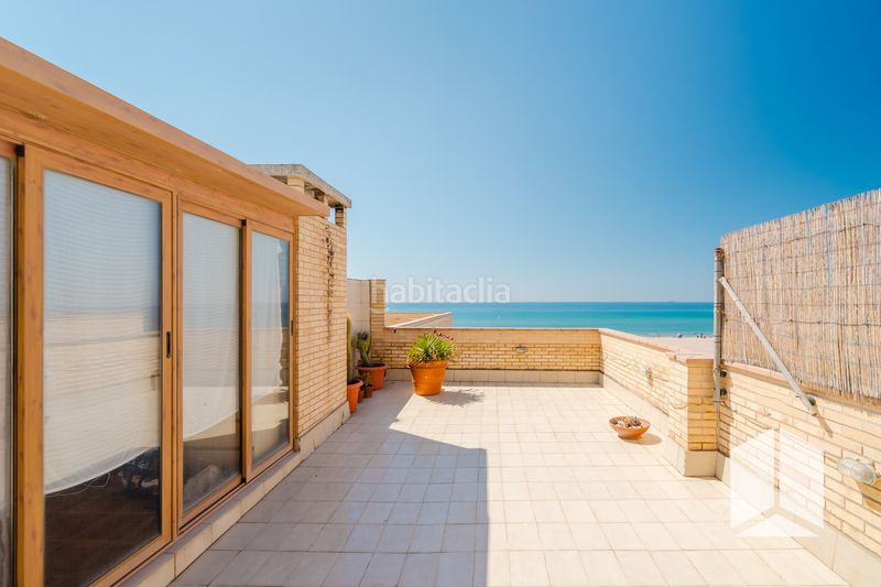 Foto 71c4b2f7-2c83-4b7a-8fe6-876016ad3127. Pis amb piscina a Lluminetes Castelldefels