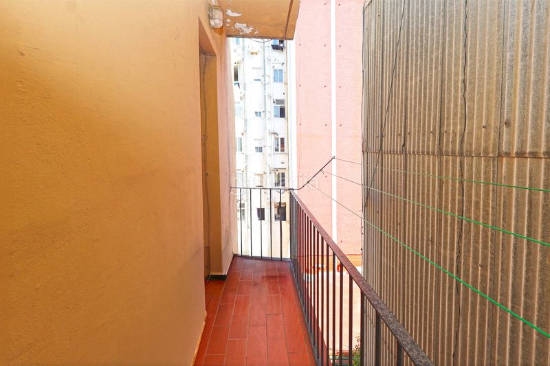 Foto e4b49582-6a49-4640-91bb-9611dad357de. Pis a Sants Barcelona
