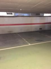 Car parking in Carrer de Vinyals 18