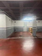 Lloguer Aparcament cotxe  Carrer de jaume i. Plaça d'aparcament de 16,25 m2 amb traster de 5 m2 al centre de