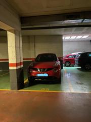 Miete Autoparkplatz in Carrer de l'autonomia 19. Plaça d'aparcament gran