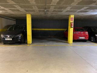 Alquiler Parking coche en Carrer del doctor cabanes 30. Plaça d'aparcament per cotxe i moto