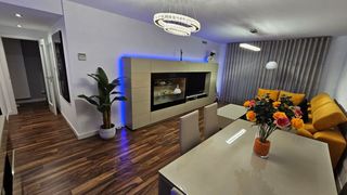 Rent Apartment  Al reina sofia. Apartamento en alquiler en c.c. las americas, 3 dormitorios.