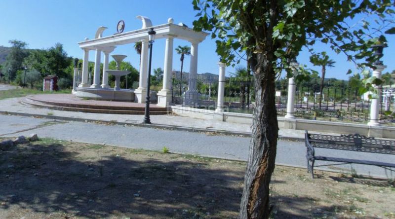 Foto cc7cda1b-7c80-4746-b539-df2303f85f51. Terreno residenziale in Tielmes