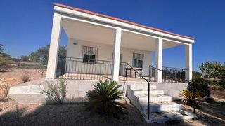 Casale  23. Finca rúst. en venta en monserrat, 3 dormitorios.