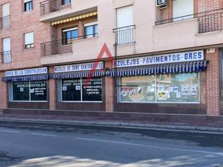Local commercial à Calle de elías vírseda 1d. Local en alquiler/venta en nava de la asuncion