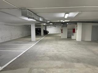 Aparcament cotxe  Calle calle salitre. Lote 18 plazas de garaje enfrente de estacin de tren maria zamb