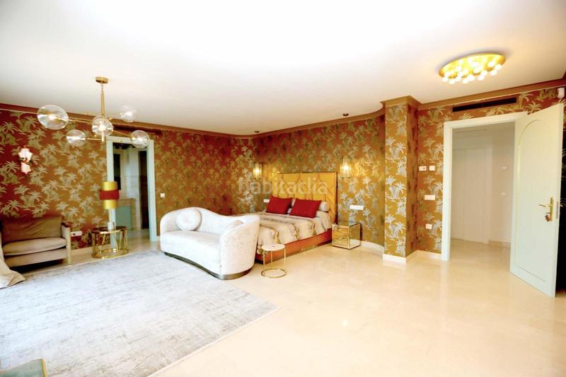 Foto 85f25721-0bab-4536-bb59-e8b574323b84. Miete chalet mit parking pool in La Concha - Resina Golf Estepona