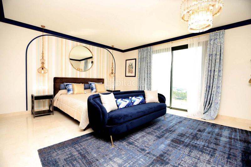 Foto ad5ee7a8-7a79-4cfa-950a-63d862f6c467. Miete chalet mit parking pool in La Concha - Resina Golf Estepona