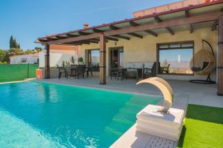 Chalet in Manantiales - Lagar - Cortijo. Maravilloso chalet recién construido con espectaculares vistas