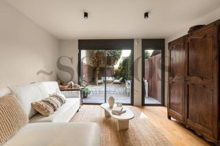 Miete Etagenwohnung  Carrer de laforja. Piso recién reformado con jardín privado