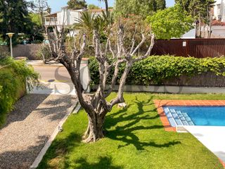 Location Chalet  Carrer de roma. Preciosa casa individual en el vinyet, con jardín y piscina priv