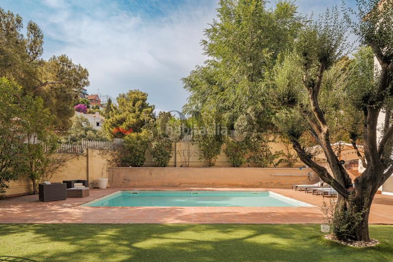 Foto 03a9a445-b978-47c2-95c5-80db3adb2090. Casa con riscaldamento parcheggio piscina in La Miranda Esplugues de Llobregat