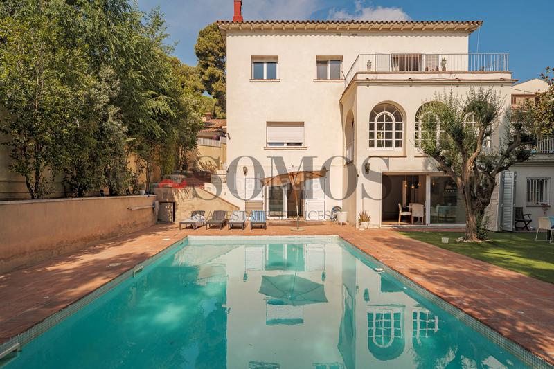 Foto 3f934427-ee83-4fee-ade5-fad7293748fb. Casa con riscaldamento parcheggio piscina in La Miranda Esplugues de Llobregat