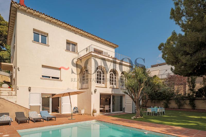 Foto 56e3fbff-d6e5-4a00-9788-127d46d98e96. Casa con riscaldamento parcheggio piscina in La Miranda Esplugues de Llobregat