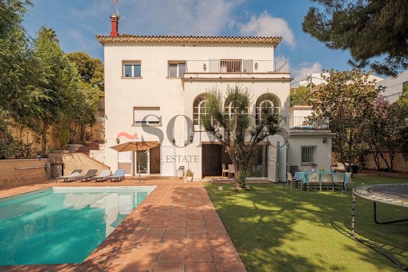 Foto 74320a24-5ba0-44fb-aaf1-7077cff7b746. Casa con riscaldamento parcheggio piscina in La Miranda Esplugues de Llobregat