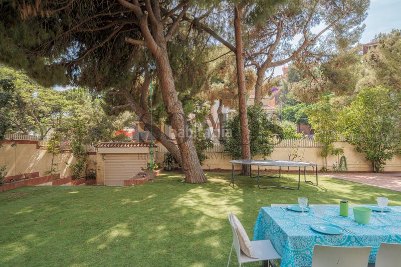 Foto 7e284af2-097d-4216-9159-4938b985cf35. Casa con riscaldamento parcheggio piscina in La Miranda Esplugues de Llobregat