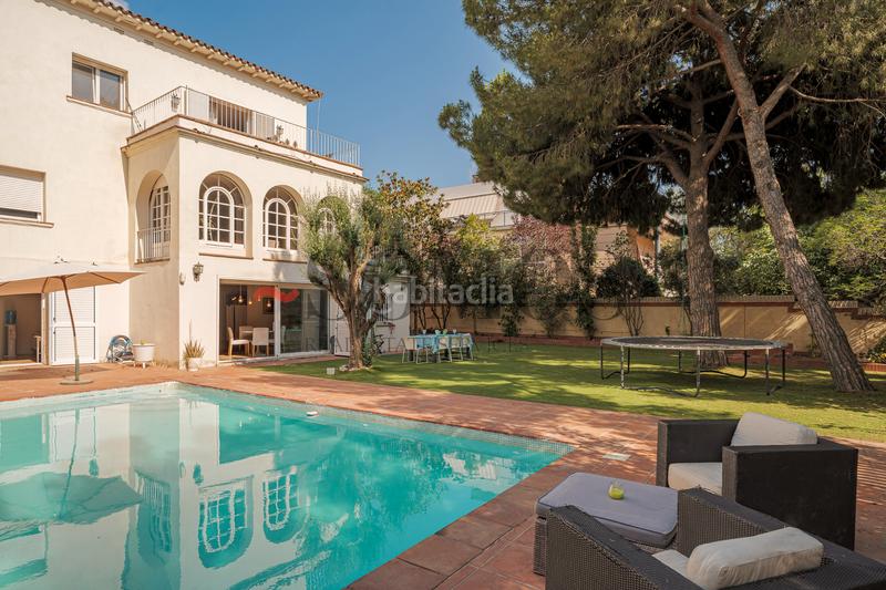 Foto 9078ed51-3bb0-4715-b0d0-99aaf62ce685. Casa con riscaldamento parcheggio piscina in La Miranda Esplugues de Llobregat