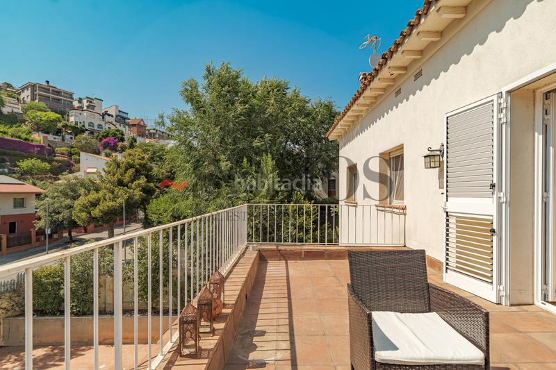 Foto ad09469d-41ba-4c99-8e00-8e6d75088e74. Casa con riscaldamento parcheggio piscina in La Miranda Esplugues de Llobregat