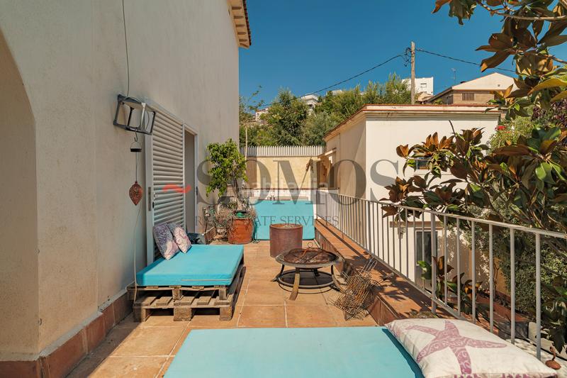Foto b55fb8aa-50bc-43f6-af12-19df203fe00a. Casa con riscaldamento parcheggio piscina in La Miranda Esplugues de Llobregat