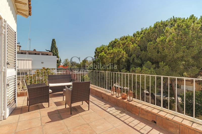 Foto c775c028-6e02-41f1-8ef7-127ea2b3a76f. Casa con riscaldamento parcheggio piscina in La Miranda Esplugues de Llobregat