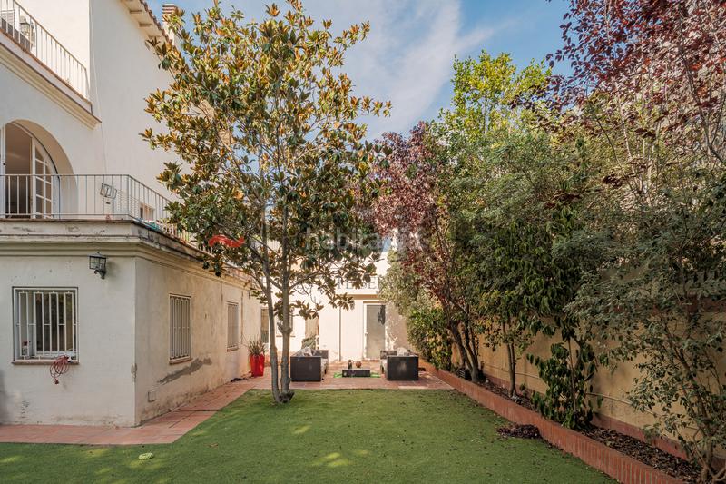 Foto d00c7332-24a0-4135-aa18-c293b420436a. Casa con riscaldamento parcheggio piscina in La Miranda Esplugues de Llobregat