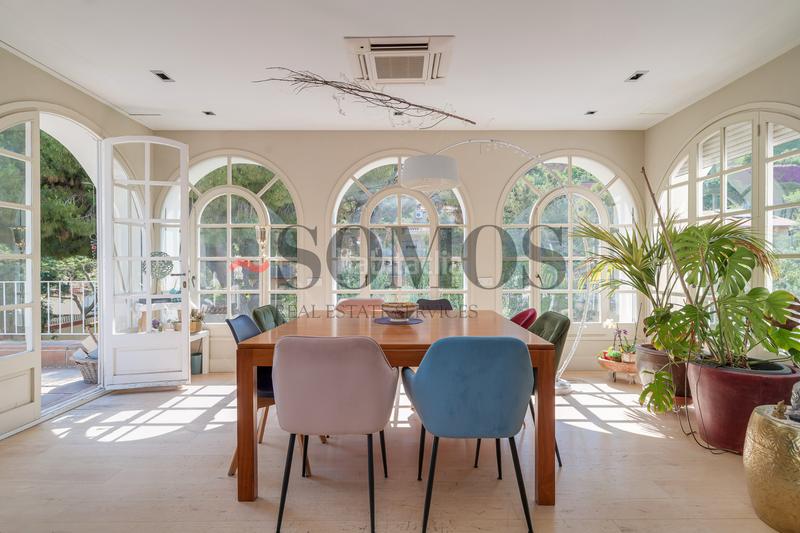 Foto d8ed40f2-0a65-4ee9-8740-99d369bdadf2. Casa con riscaldamento parcheggio piscina in La Miranda Esplugues de Llobregat