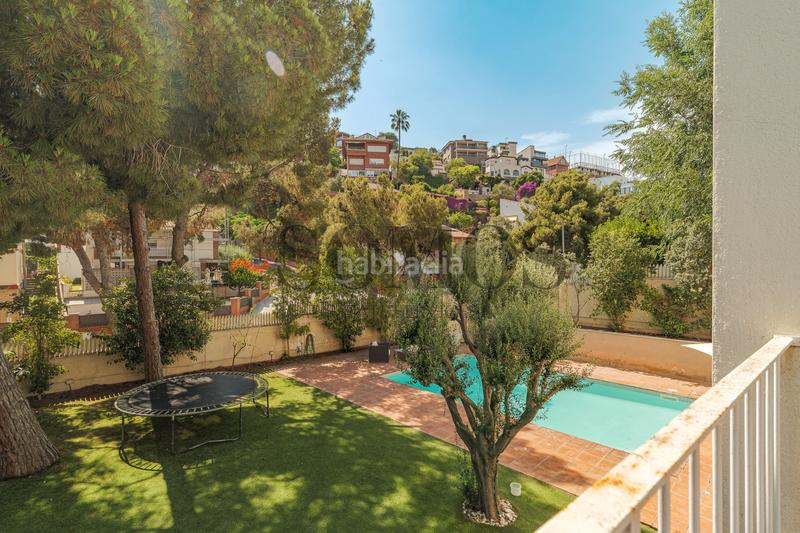 Foto e3aa8c4b-315d-418b-96f3-85d2fe5ad6e2. Casa con riscaldamento parcheggio piscina in La Miranda Esplugues de Llobregat