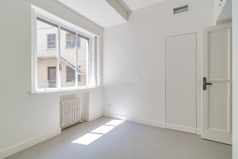 Foto 2afb3ae1-64ef-46f5-8cba-0b6578e6d5d3. Rent flat with fireplace heating in St. Pere - Sta. Caterina - El Born Barcelona